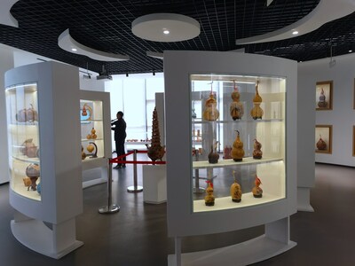 Boutique gourds of different crafts, models and designs shown in the Chinese Gourd Culture Museum