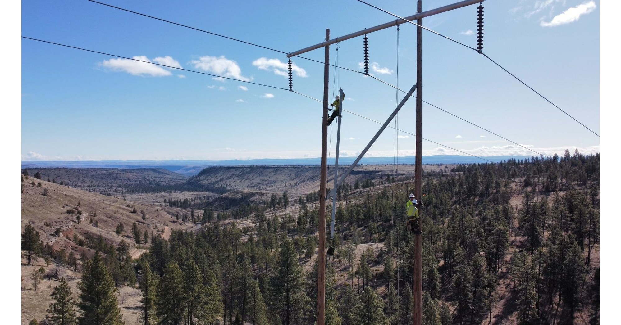 U.S. DOE grants $250M to Confederated Tribes of Warm Springs, in partnership with PGE, for critical transmission upgrades - Vimarsana News