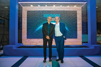 Uponor CEO Michael Rauterkus (right) with Microsoft CEO Satya Nadella, winner of this year’s Axel Springer Award.