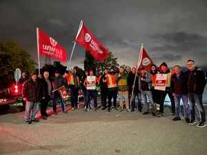 St. Lawrence Seaway workers begin strike action