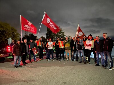 Les travailleuses et travailleurs de la Voie maritime du Saint-Laurent dclenchent la grve (Groupe CNW/Le Syndicat Unifor)