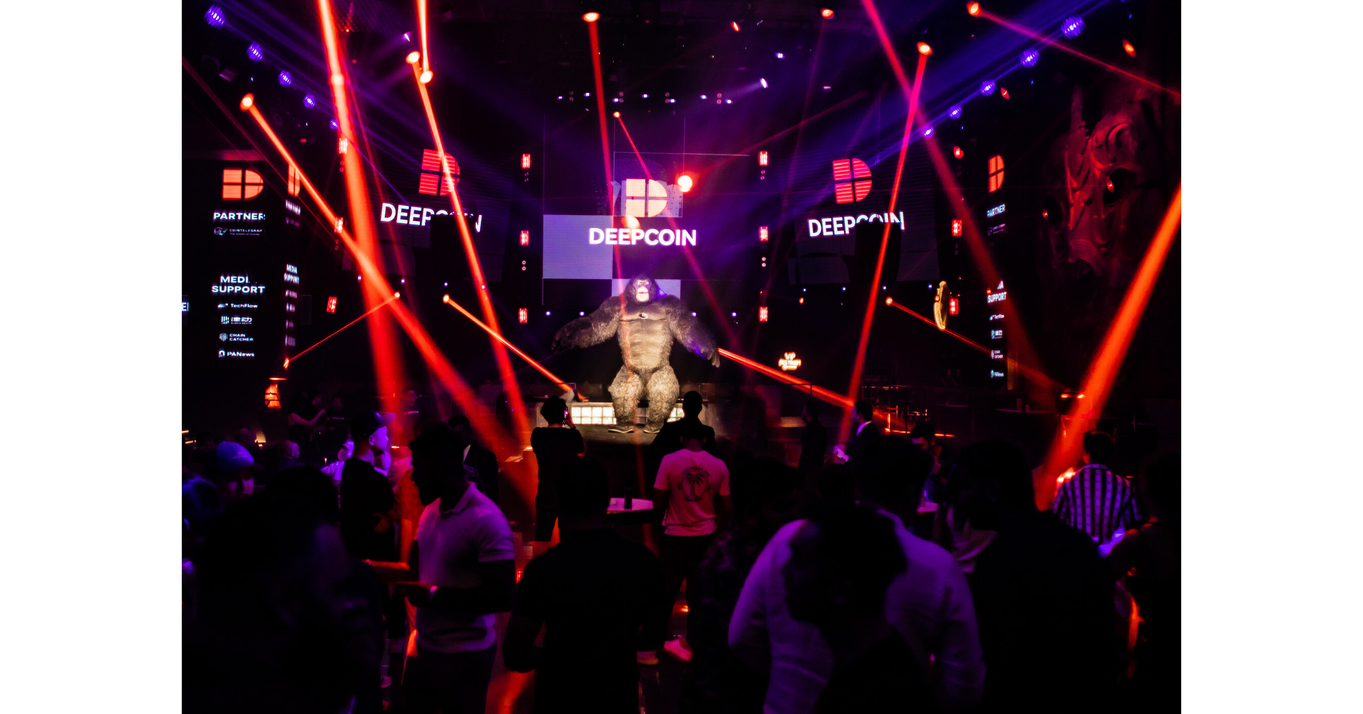 Deepcoin Exhibits at Future Blockchain Summit & Hosts Grand Party Event in Dubai