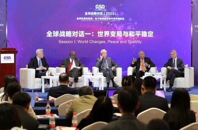 Experts hold discussion during a session at the Global Strategic Dialogue (2023) in Beijing on Thursday. Wang Zhuangfei / China Daily