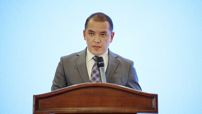 Alimukhameddov Aziz Khusanovich is delivering the opening speech
