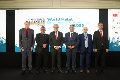 From left to right; The Hon. Datuk Amer Bukvic, Director General Global Practices and Partnerships, Islamic Development Bank Saudi Arabia, His Excellency Dato’ Zakri Jaafar, High Commissioner of Malaysia to the United Kingdom, The Right Honorable Dato’ Seri Dr. Ahmad Zahid Hamidi, Deputy Prime Minister of Malaysia, Mr. Khairul Azwan Harun, Chairman, HDC, M'sia, Dr. Abdul Matin Khan, Chairman, Halal Food Authority, London, Mr. Hairol Ariffein Sahari, CEO of HDC M'sia.