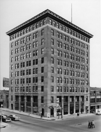 The Glenn Building in the 1920s.