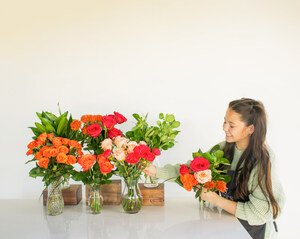 Bring the Holidays to Life by Creating a Flower Bouquet Bar with FiftyFlowers