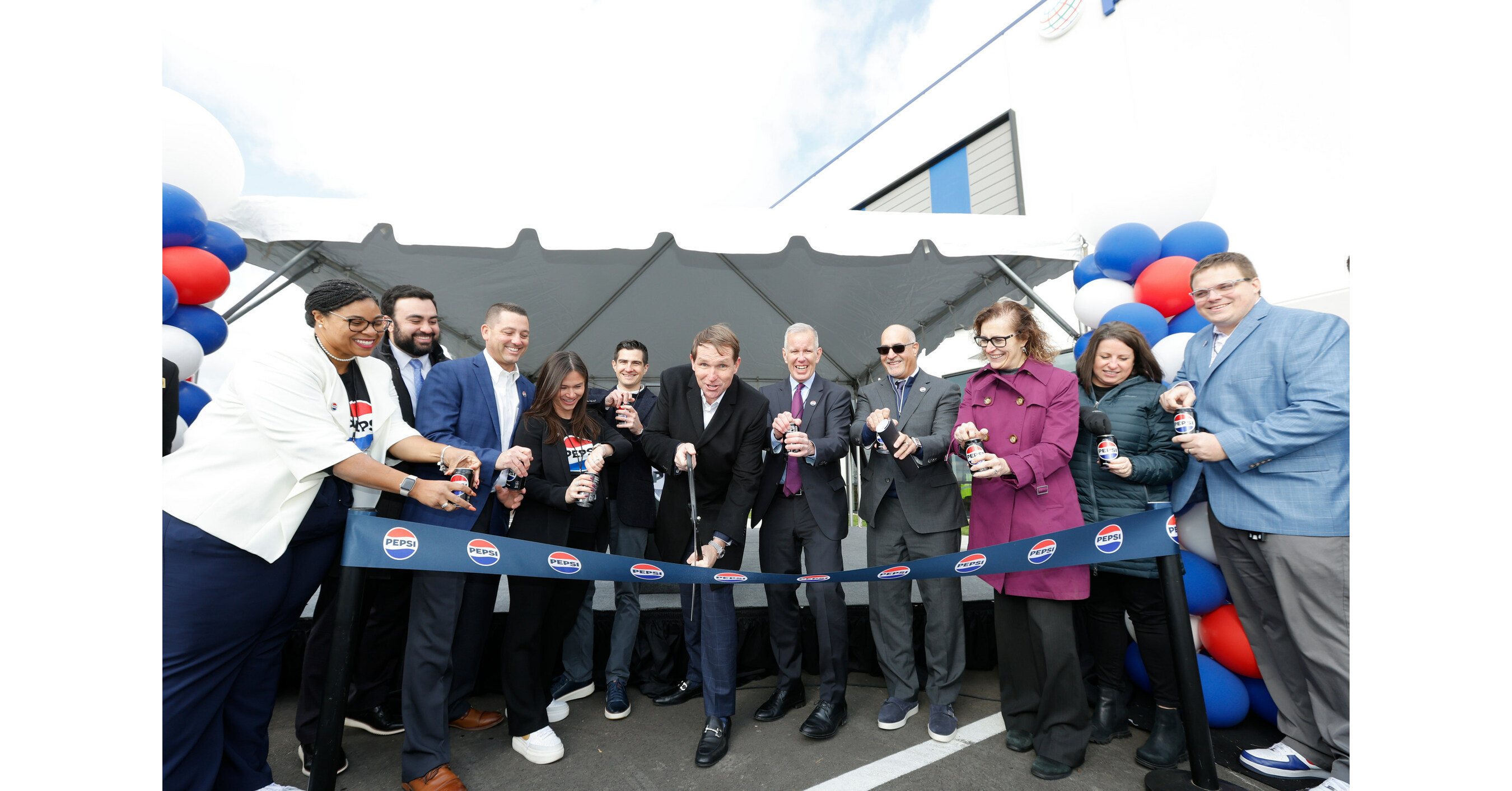 https://mma.prnewswire.com/media/2264010/PepsiCo_Coraopolis_Ribbon_Cutting_CEO.jpg?p=facebook