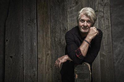 Tom Cochrane (CNW Group/Great Canadian Entertainment)