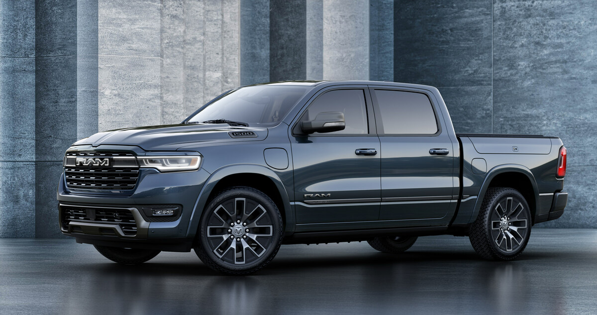All-new 2025 Ram 1500 Ramcharger Unveiled With Class-shattering Unlimited  Battery-electric Range