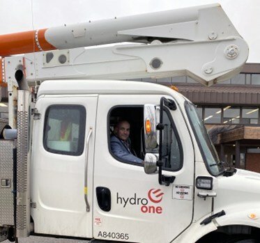 Mayor Ryan Bignucolo welcomes Hydro One to the Township of Chapleau (CNW Group/Hydro One Inc.)