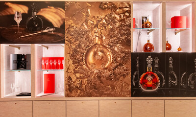 The LOUIS XIII x LaQuan Smith Collection-Small LOUIS XIII Cognac - Official  website