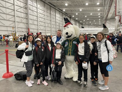 This morning, the first Air Canada and Dreams Take Flight from Montreal since 2019 took off with 150 children to Orlando to experience the trip-of-a-lifetime. (CNW Group/Air Canada)