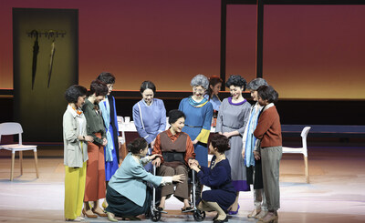 A scene of the play Qiantangli, which tells a story about the feud between two families that are connected by an accident. [Photo provided to chinadaily.com.cn]