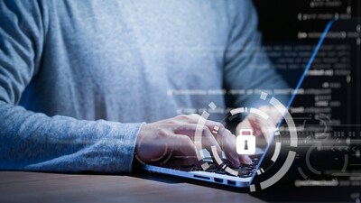 華碩與 IBM 宣布雙方合作，以內建AI與自動化技術的 IBM Security QRadar EDR，作為華碩商用電腦供予企業客戶的端點偵測及回應解決方案。