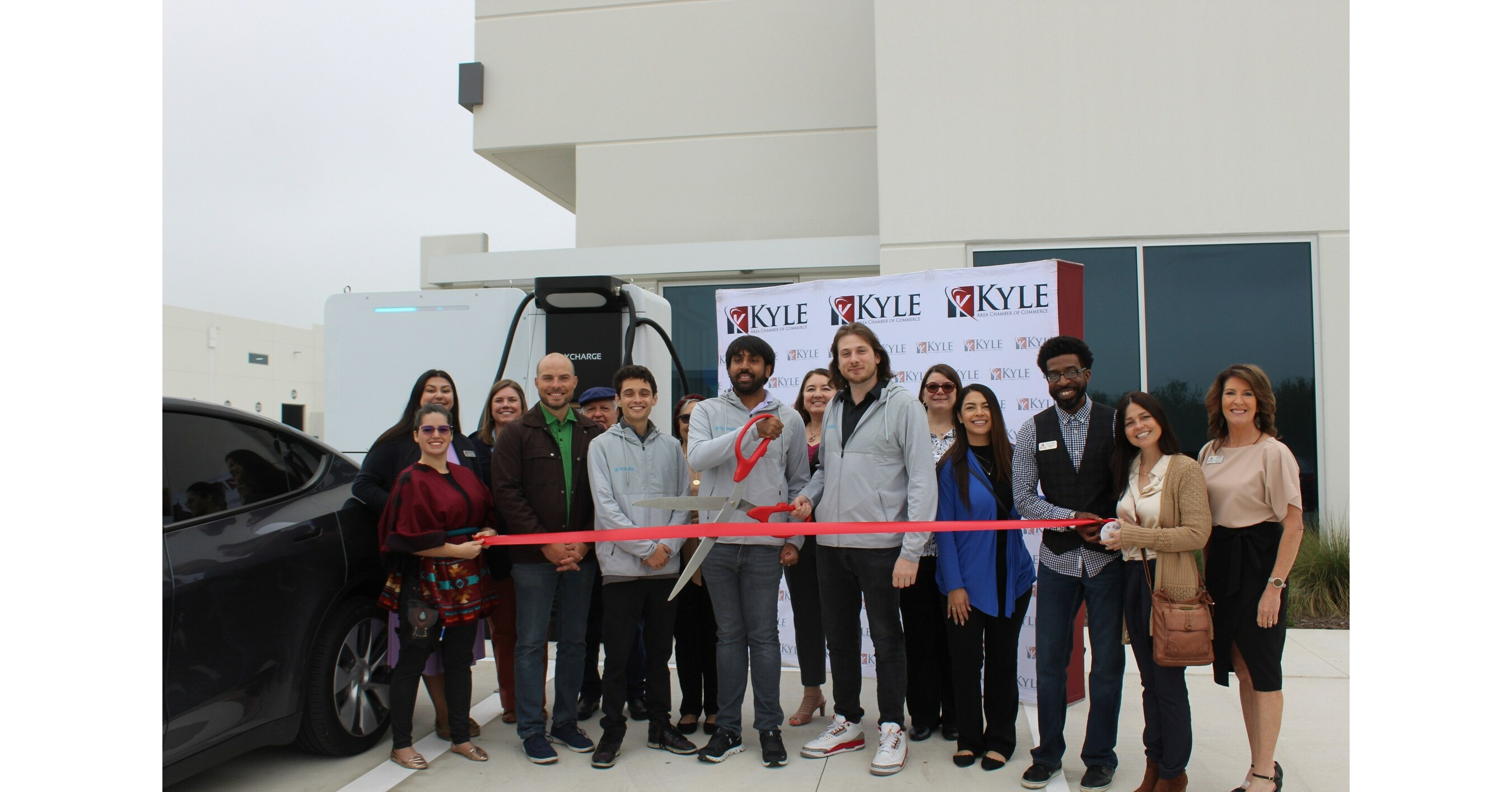 XCharge North America Launches First Truly BatteryIntegrated Electric