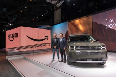 (from left) Marty Mallick, vice president of worldwide corporate business development, Amazon and José Muñoz, president and global COO, Hyundai Motor Company and president and CEO of Hyundai Motor North America