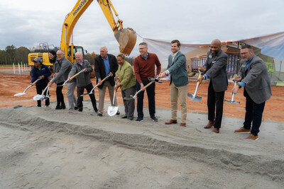 Left to right: Cynthia Jenkins, CEO, Southern Crescent Habitat for Humanity, Eliza Chlebeck, VP communications and community, Andersen Corp, Lance Whitacre, SVP manufacturing and logistics, Andersen Corp, Troy Barrow, president, Renewal by Andersen, Mayor Robert Price, City of Locust Grove, Chair Carlotta Harrell, Henry County Board of Commissioners, Chris Galvin, president and CEO, Andersen Corp, Georgia State Senator Brian Strickland, Georgia State Representative El-Mahdi Holly, Georgia State Representative Clint Crowe