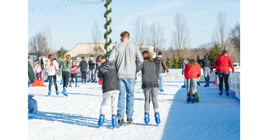 Ice-cold weather adds to allure of temporary outdoor skating rink