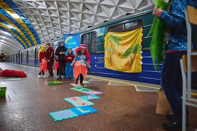 Event organized by a Spilno center in a Kharkiv subway.