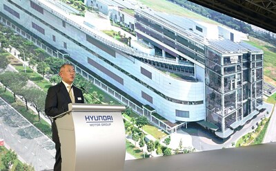 Euisun Chung, Executive Chair of Hyundai Motor Group giving speech at HMGCIS Grand Opening ceremony (PRNewsfoto/Hyundai Motor Group)