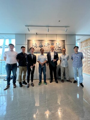 BTQ team members meeting with Hon Hai Research Institute team in Taiwan (CNW Group/BTQ Technologies Corp.)