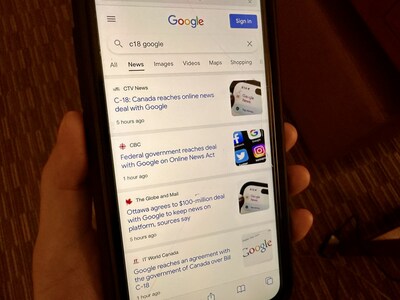 The federal government has struck a deal with Google that will allow Canadians to continue to view news from Canadian newsmakers, while the tech giant must pay outlets $100 million a year to support local news. (CNW Group/Unifor)