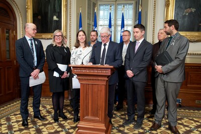 Les députés de Vaudreuil, Pontiac, Sainte-Marie-Sainte-Anne et des Îles-de-la-Madeleine, ainsi que La Coalition Santé Laurentides (Groupe CNW/Députés indépendants)