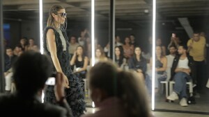 Diseñadores egresados de CENTRO muestran el camino hacia la evolución creativa en la industria de la moda en su desfile 2024
