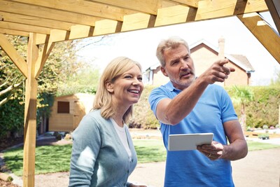 High interest rates and low housing inventory mean more homeowners have chosen to renovate rather than move into a new home. With interior improvements complete, the focus turns to backyard improvements that customize the outdoor space and artfully merge indoor and outdoor living.