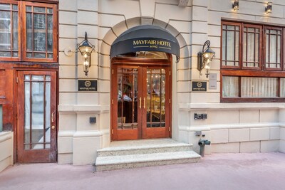 Mayfair_Hotel_1.jpg