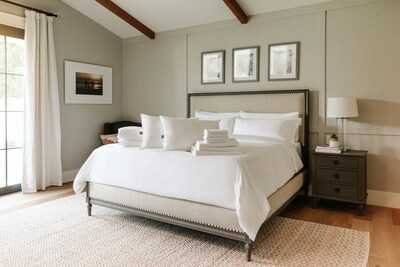 Fairmont Duvet and Pillows (CNW Group/Fairmont Hotels & Resorts)
