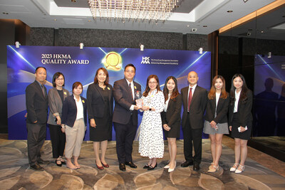 River Cam Medical Group received the 2023 Hong Kong Management Association Quality Award. Mr. Alan Koo, the Chairman of River Cam Medical Group (left fifth); Ms. Kathy Lau, the Director of River Cam Medical Group (right fifth); and their medical team.