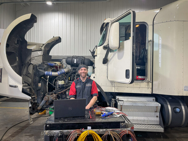 Palmer Trucks' Kenworth factory-trained diesel technicians get commercial trucks back on the road in record time with an expanded shop and world-class parts availability through PACCAR Parts. (PRNewsfoto/Palmer Trucks)