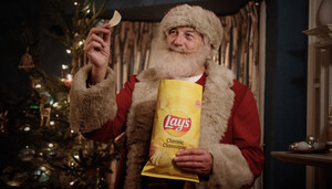 Frito Lay Canada invite les Canadiens et Canadiennes à instaurer une nouvelle tradition des Fêtes : laisser des croustilles au père Noël