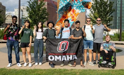 University of Nebraska at Omaha students enjoying Nebraska student life (PRNewsfoto/Study Group)