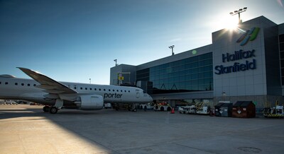 Porter Airlines rpond  la forte demande sur la cte Est en augmentant sa capacit sur trois itinraires d'Halifax. Les villes de St. John's, Montre?al et Ottawa sont maintenant desservies par les aronefs Embraer E195-E2. (Groupe CNW/Porter Airlines Inc.)