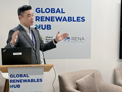 Zhang Kun pronuncia el discurso inaugural del Centro Mundial de Energías Renovables (PRNewsfoto/GCLSI)