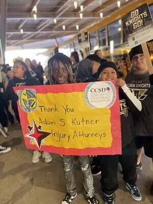 Agradecimiento de los estudiantes de CCSD a Adam Kutner