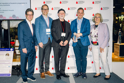 From left to right: Dr. Lee Greenberger, LLS Chief Scientific Officer; Dr. Andy Kolb, LLS President & CEO; LLS Excellence in Scientific Service award winners, Dr. Steven Rosen and Dr. Ross Levine; Dr. Gwen Nichols, LLS Chief Medical Officer.