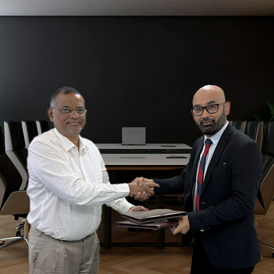 (L to R) Mr. Srinivas Nookala, Executive Director, Medha Servo Drives Pvt. Ltd. and Mr. Dhiman Roy, CEO & Director, GreenH Electrolysis Pvt. Ltd. at the signing ceremony