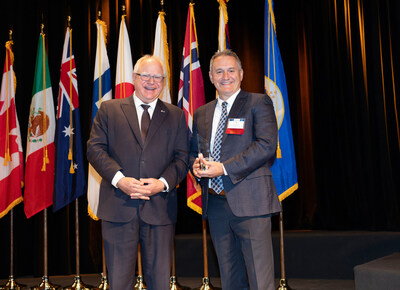 DigiKey received the 2023 Governor’s International Trade Award for Large Companies from Governor Tim Walz. Pictured here is Governor Walz and Tim Carroll, global head of marketing and e-commerce at DigiKey.