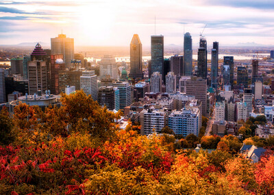Montreal sunrise with colourful leaves (Groupe CNW/Invenergy)