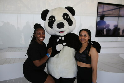 Climbers pose with WWF's panda mascot.  WWF-Canada (CNW Group/World Wildlife Fund Canada)