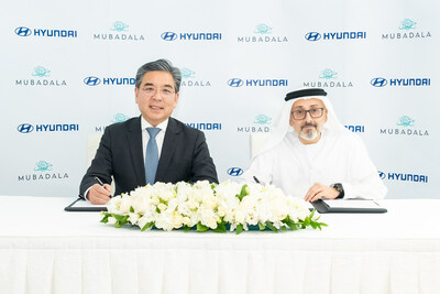 (left) Jaehoon Chang, President and CEO of Hyundai Motor Company, and (right) Waleed Al Mokarrab Al Muhairi, Deputy Group Chief Executive Officer of Mubadala Investment Company signed an agreement to jointly explore business opportunities for future mobility and technology