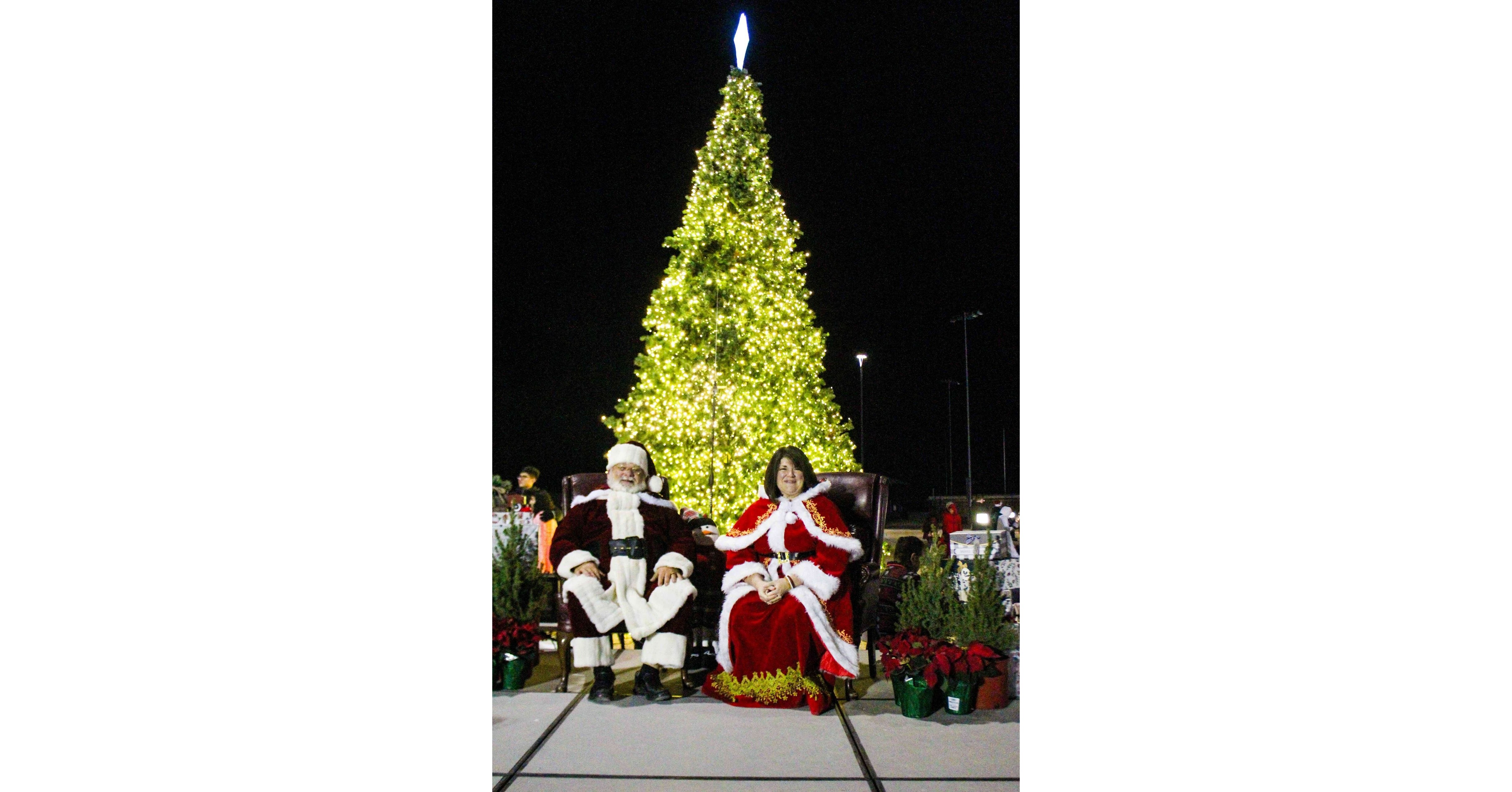 Cyclone Ballparks Celebrates 25th Annual Christmas Tree Lighting Event