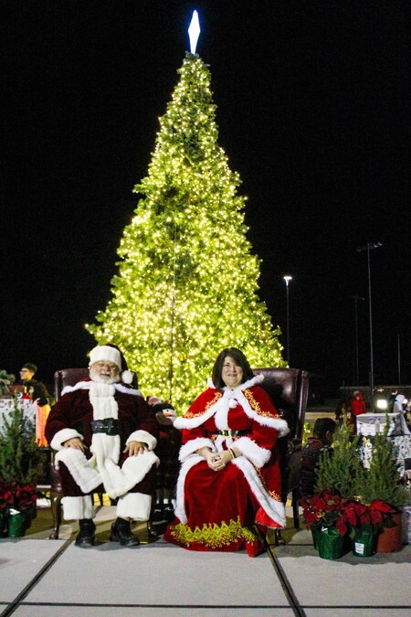 Cyclone Ballparks Celebrates 25th Annual Christmas Tree Lighting Event with a Bang - Vimarsana News