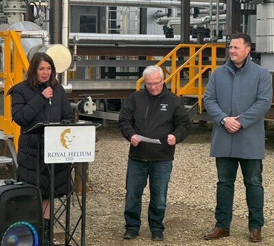 MLA for Brooks-Medicine Hat and Premier of Alberta Danielle Smith Speaks at the Steveville Helium Facility Inauguration Event (CNW Group/Royal Helium Ltd.)