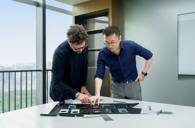 Porsche Design and HONOR Join Forces to Combine Cutting-Edge Technologies with Functional Design (PRNewsfoto/HONOR)