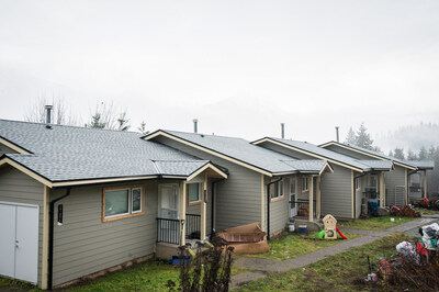 A view of the updated exteriors of the repaired homes on Istken Lane.
Photos courtesy of David Buzzard/David Buzzard Photography (CNW Group/Government of Canada)